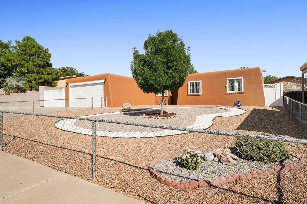 12508 Nambe Avenue Ne, Albuquerque