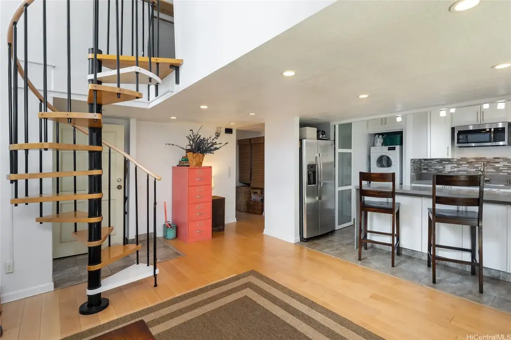 94-523 Makohilani Street # 1013, Mililani