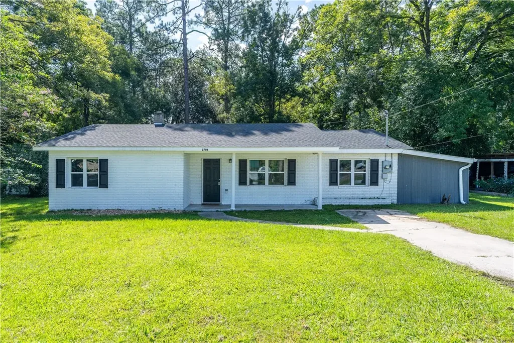 2706 Alice Street, Waycross