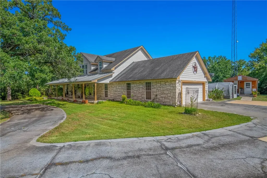 209 Ranchette Court, Bryan