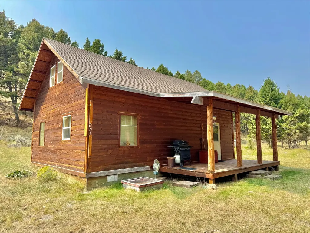 80 Lake Loop Drive, White Sulphur Springs