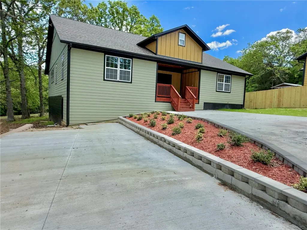 4246 N Howard Porter Road, Springdale