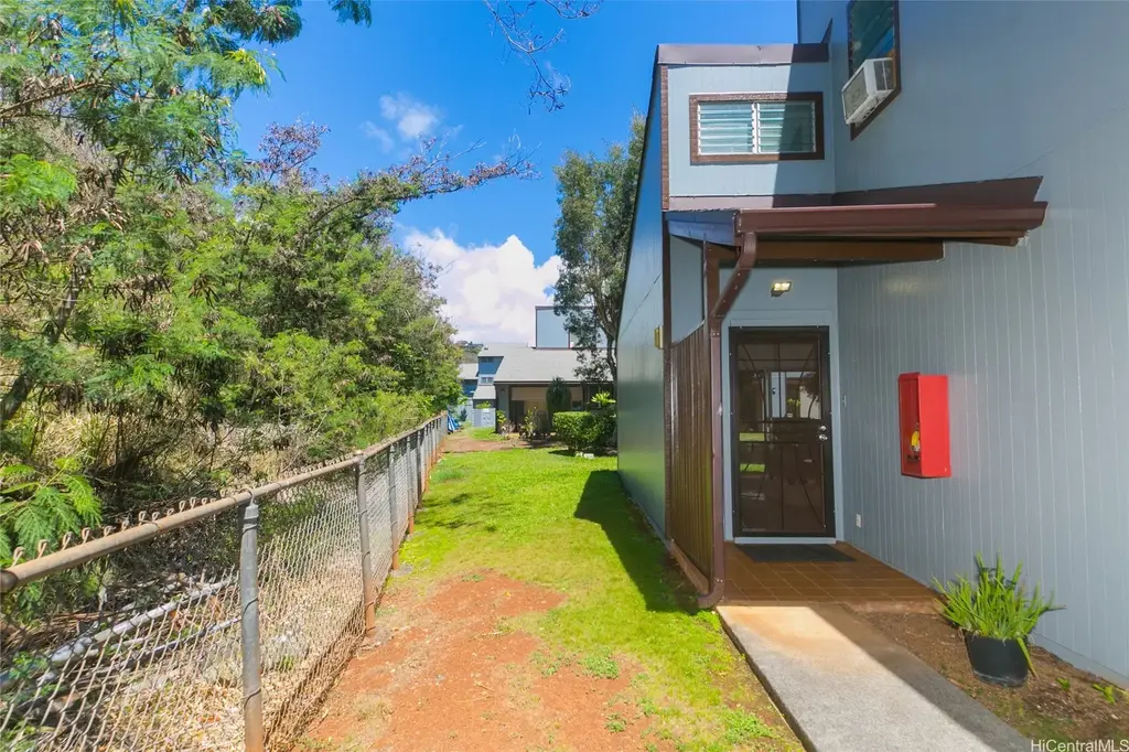 98-430 Kilinoe Street # 5507, Aiea