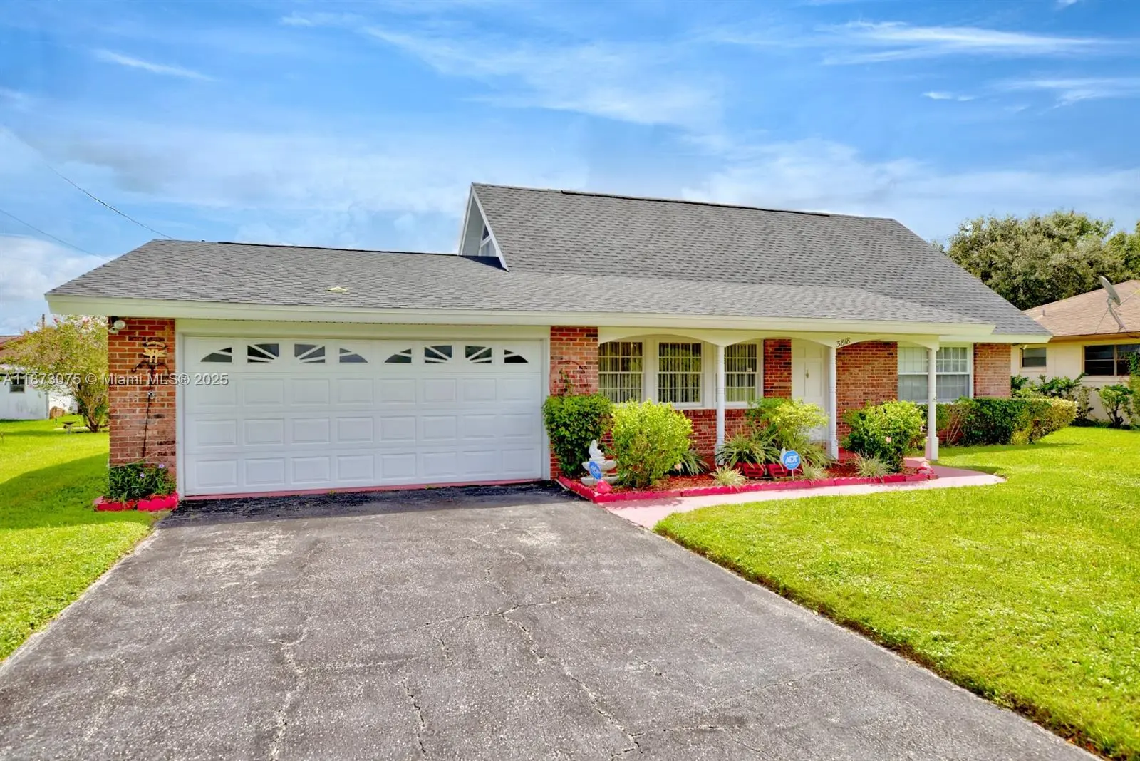 Photo of Listing #A11873075