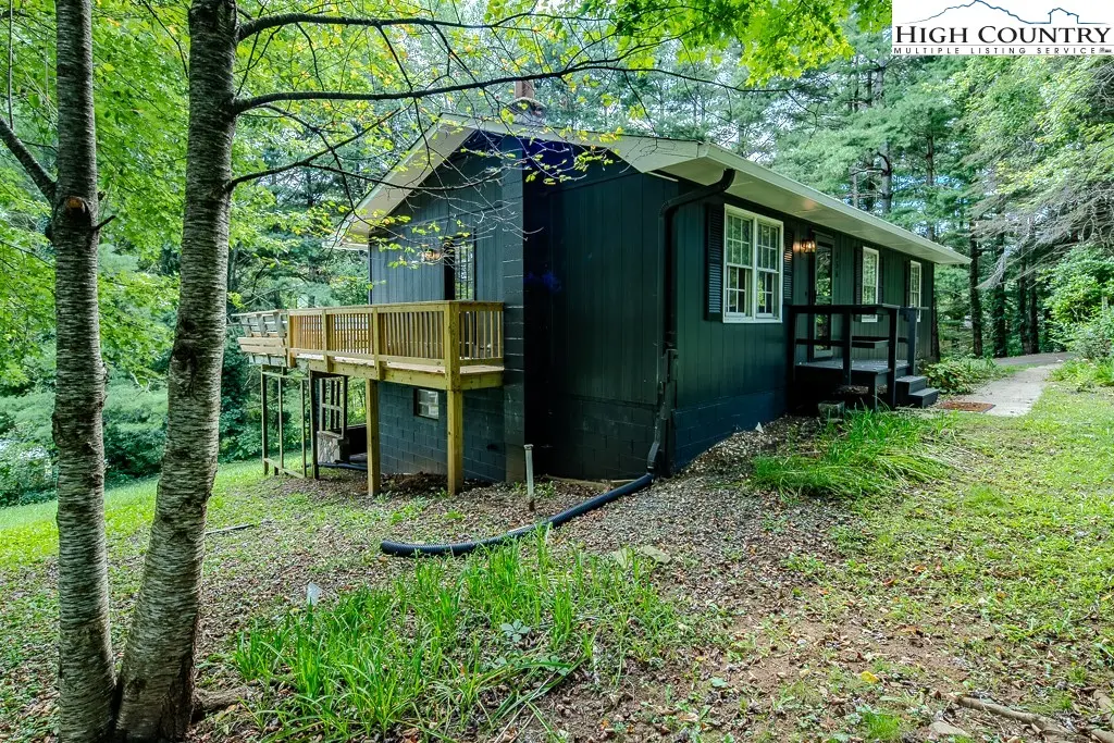 156 N Buffalo Meadows Road, West Jefferson