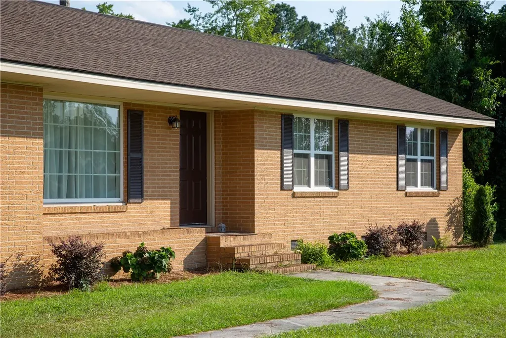 105 Auburn Street, Baxley