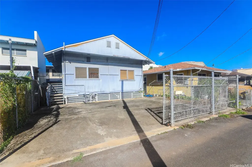 909 Eu Lane, Honolulu