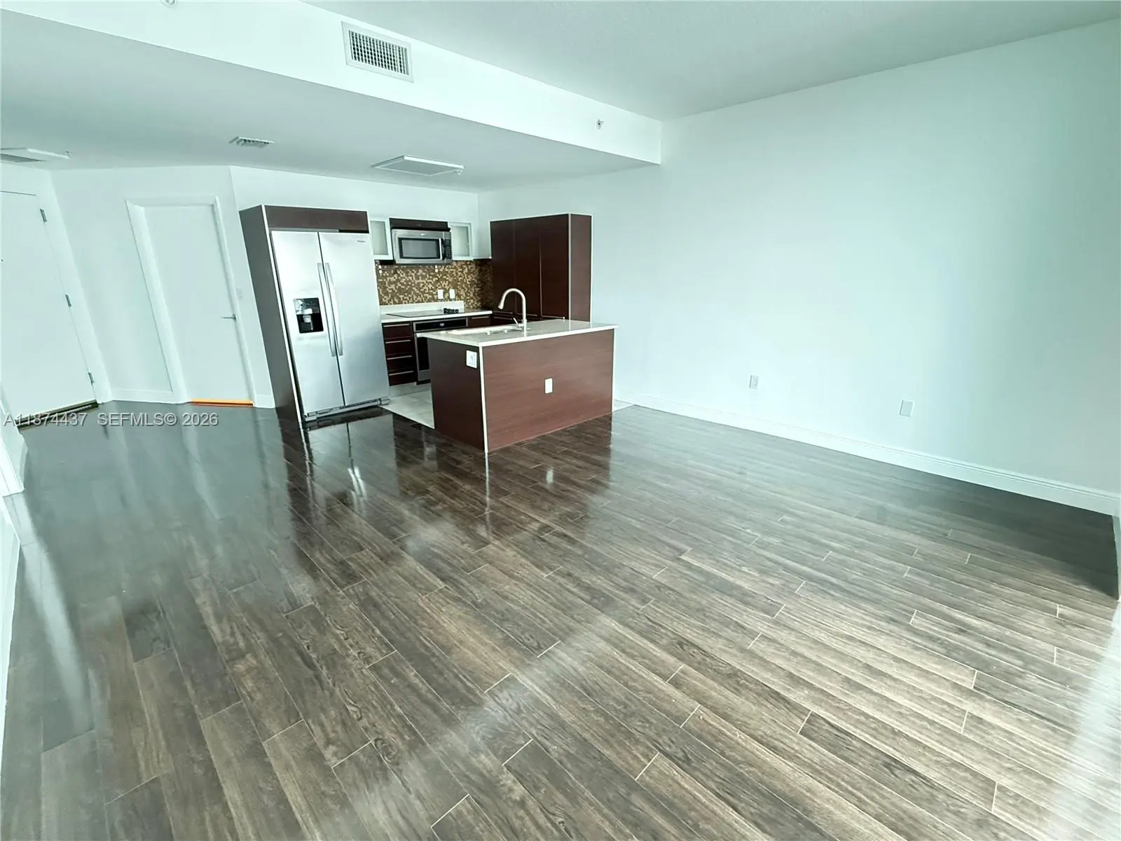 Photo of Listing #A11874437