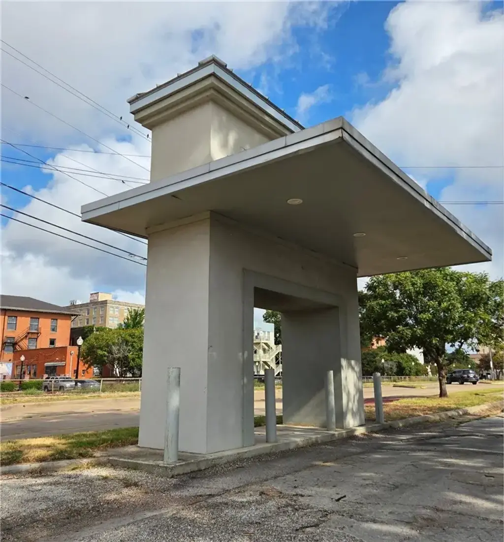 111 E 27th Street, Bryan