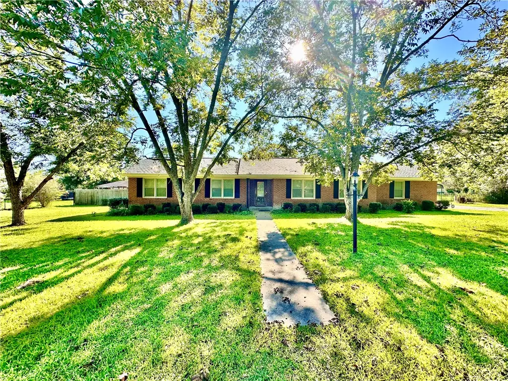 2508 Mesa Road, Waycross
