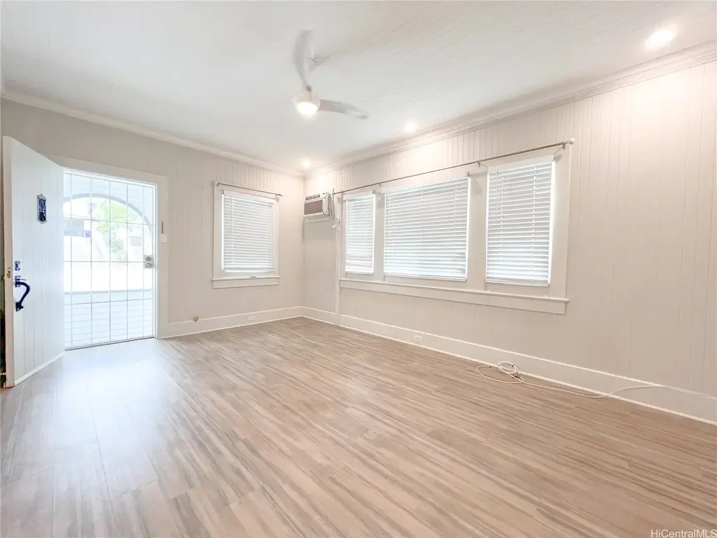 1519 Thurston Avenue, Honolulu