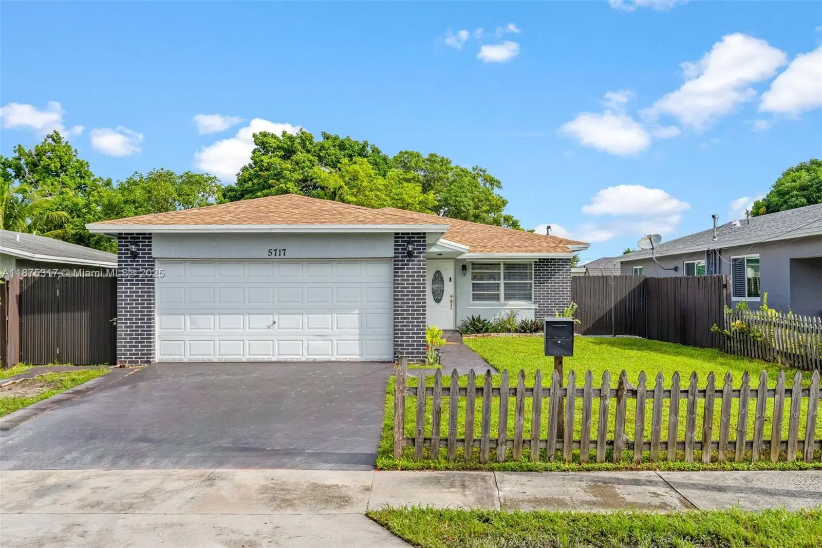 Photo of Listing #A11875317