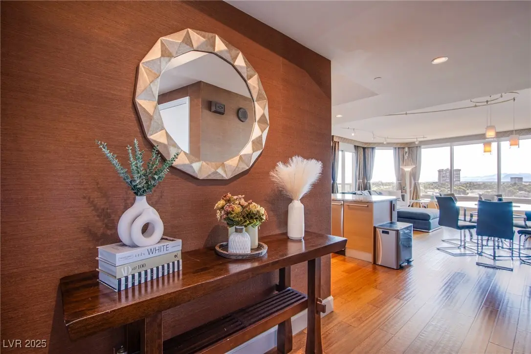 Photo of Listing #2717235