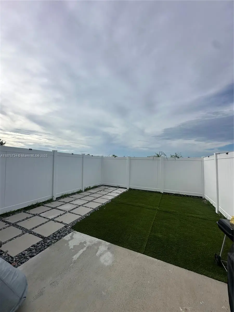 Photo of Listing #A11875734