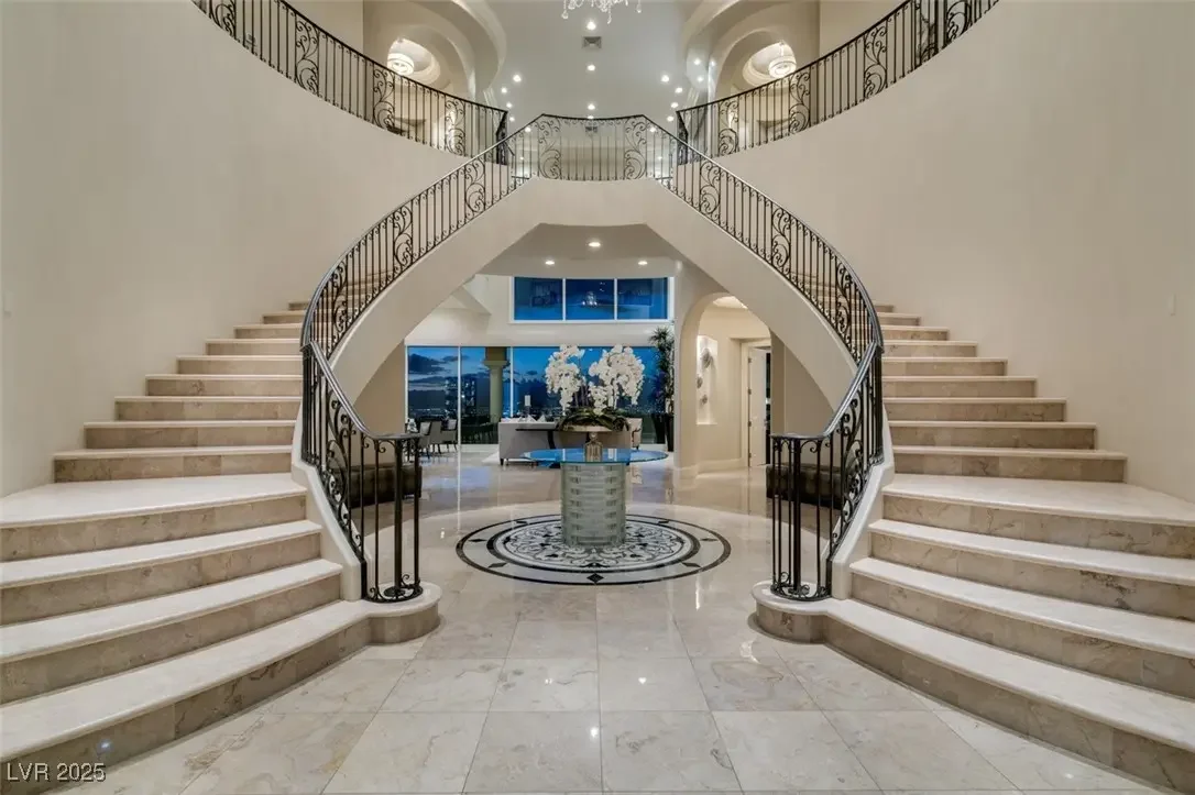 Photo of Listing #2715288