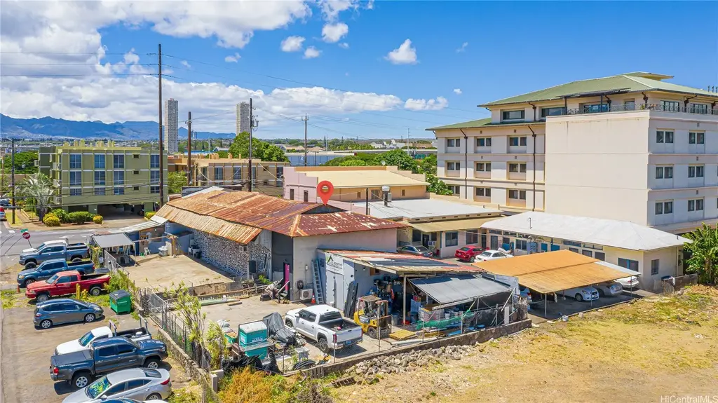901 Lehua Avenue, Pearl City