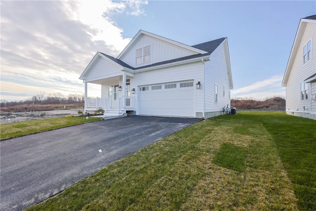 278 Freedom Trl Dr, Portsmouth