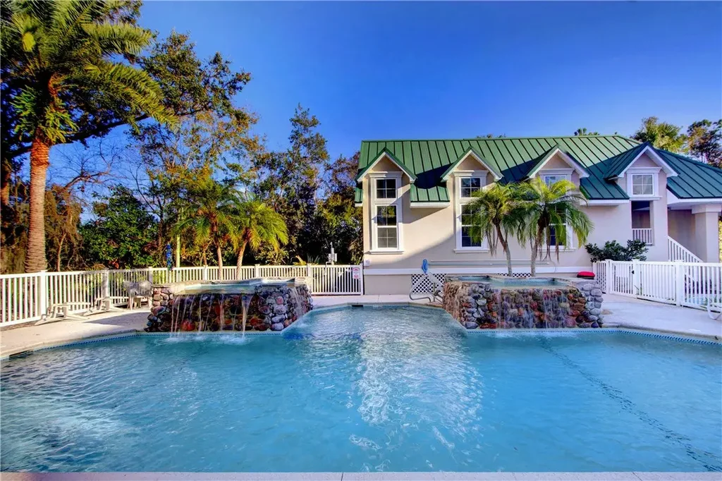 146 Shady Brook Circle 301, St Simons Island