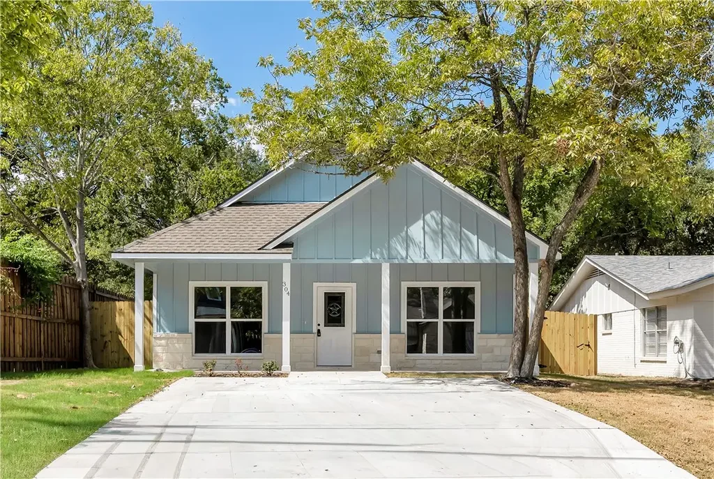 304 S Haswell Drive, Bryan