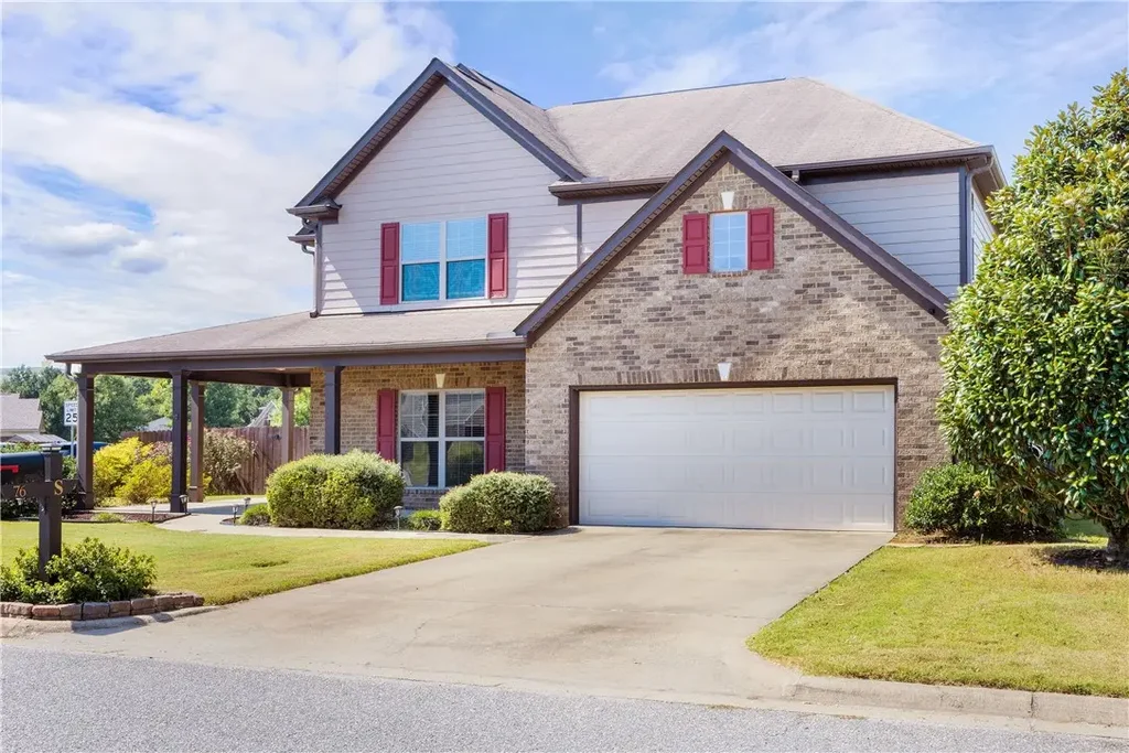 76 Lincolnshire Ln, Phenix City