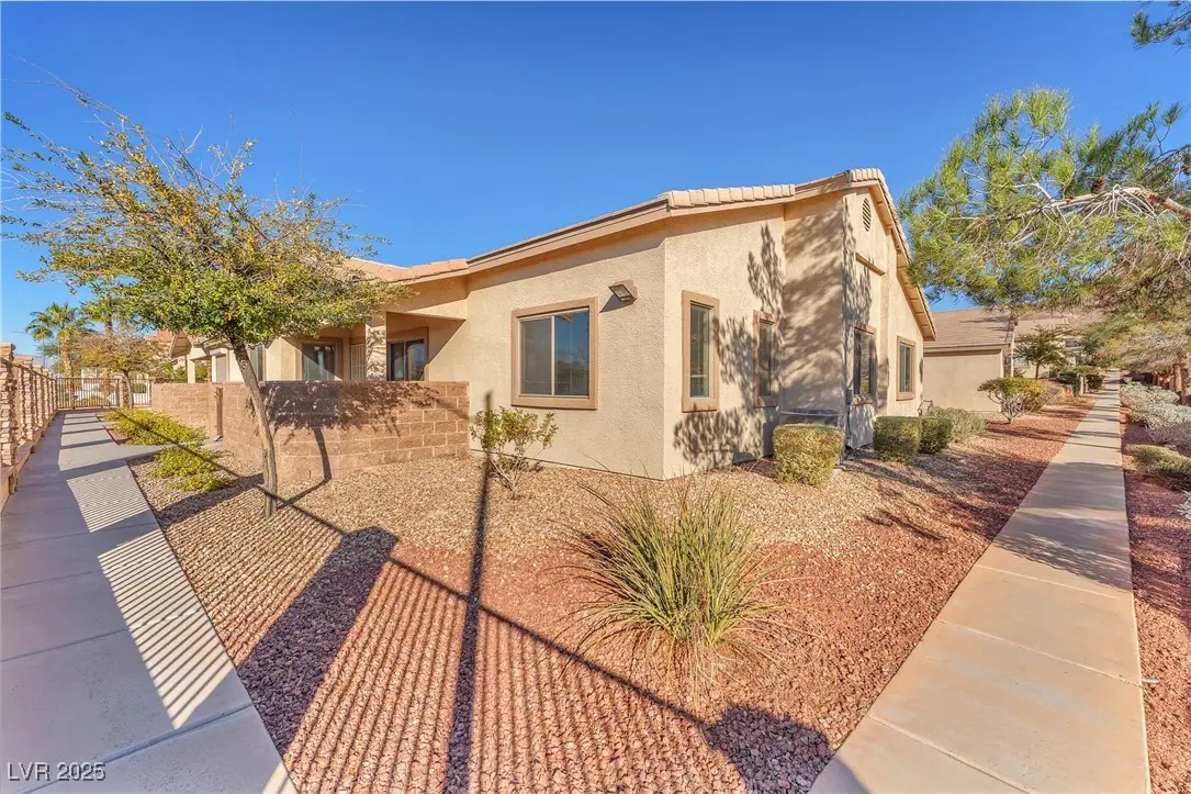 Photo of Listing #2717730