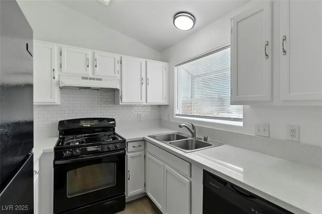 Photo of Listing #2717873