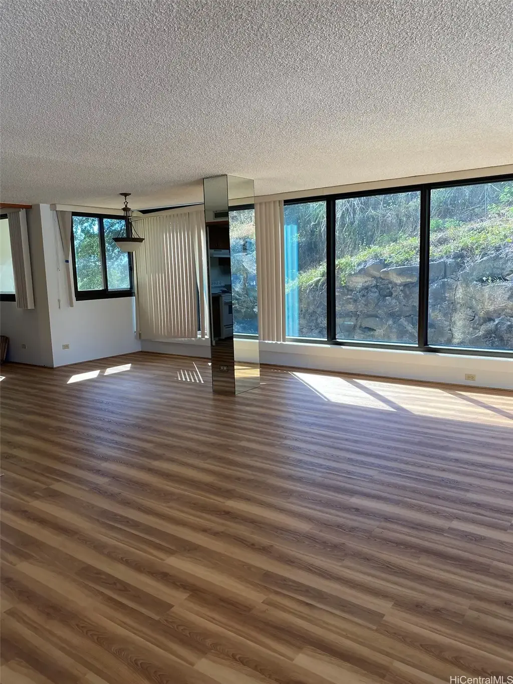 250 Kawaihae Street # 1e, Honolulu