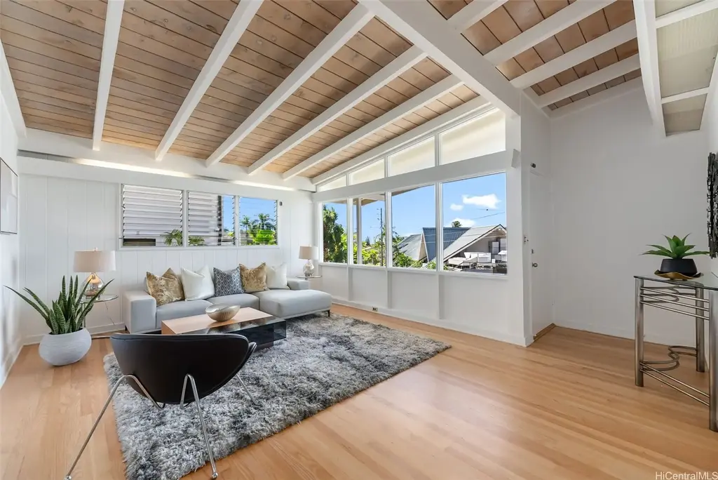 1332 Nehoa Street, Honolulu