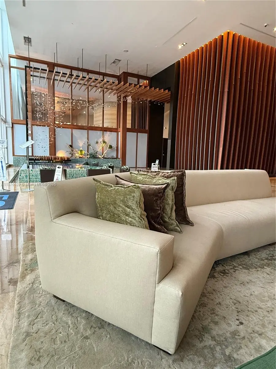 Photo of Listing #A11876632