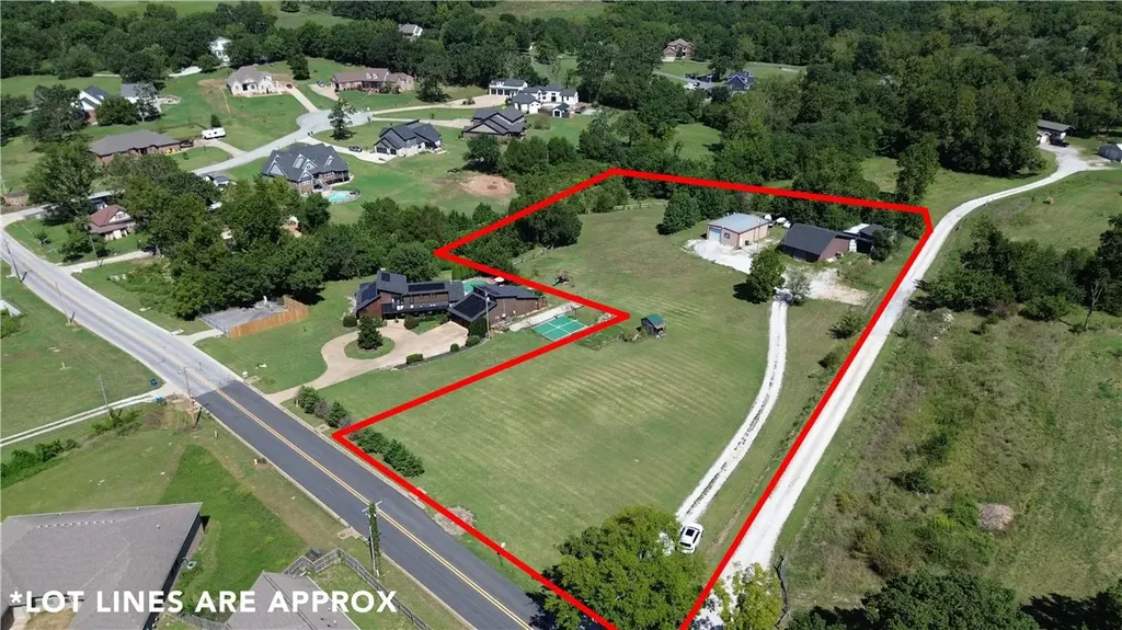 5012 Town Vu Road, Bentonville