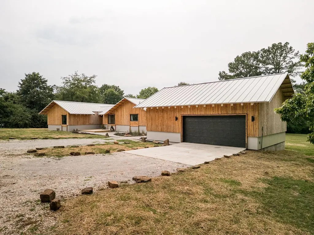 691 S Cherry Lane, Fayetteville