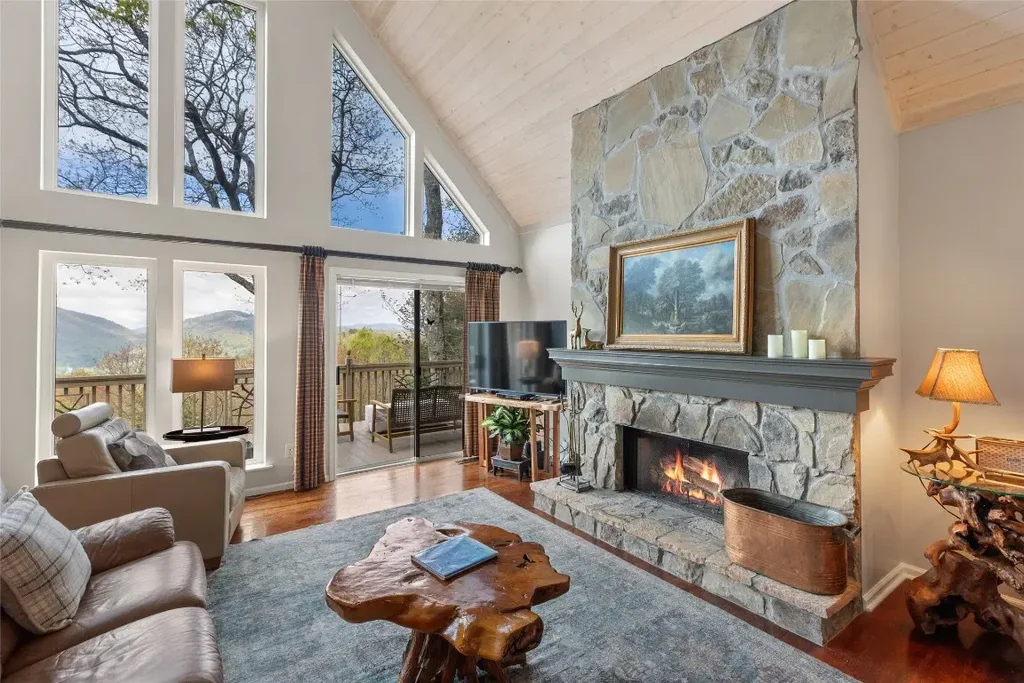 1620 Buckberry Drive, Sapphire