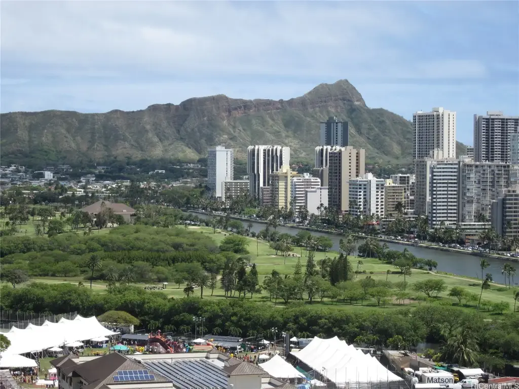 555 University Avenue # 2203, Honolulu