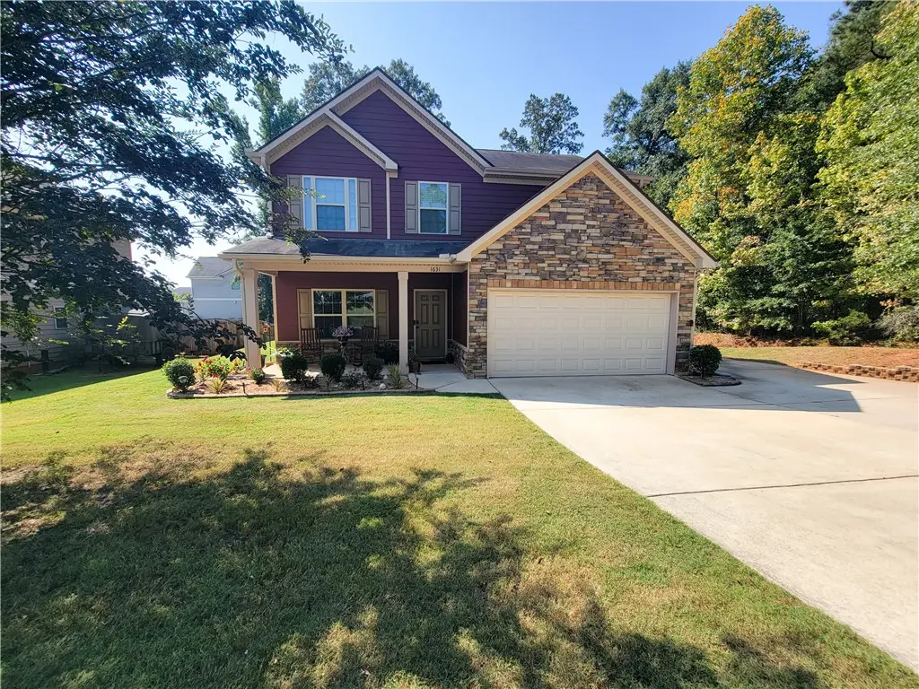 1631 N Camden Dr, Auburn