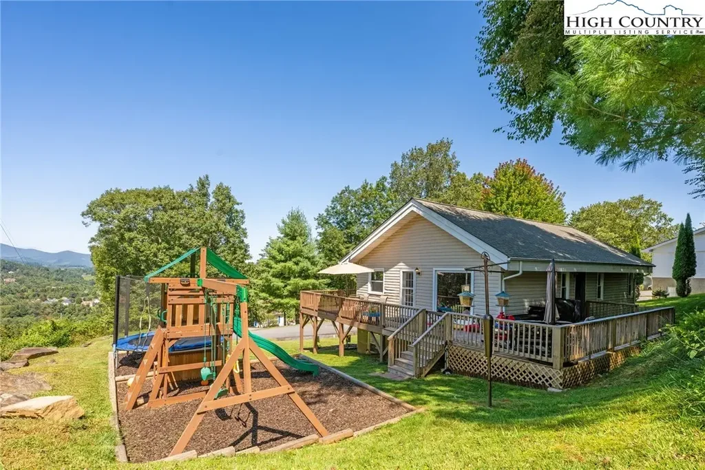 632 White Laurel Lane, Boone