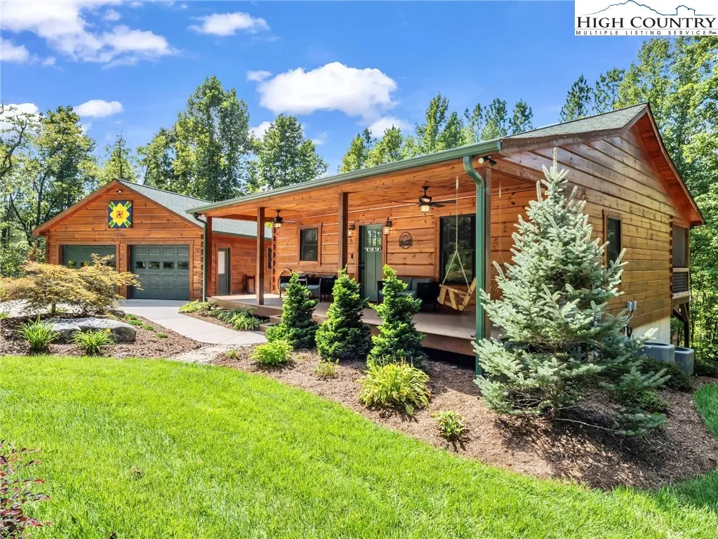 6022 Low Country Road, Lenoir