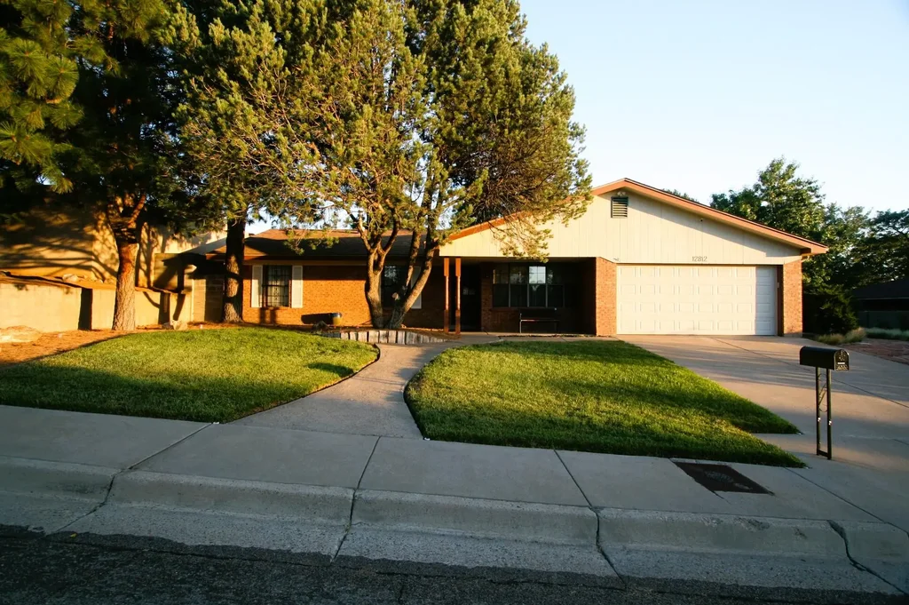 12812 Lillian Place Ne, Albuquerque