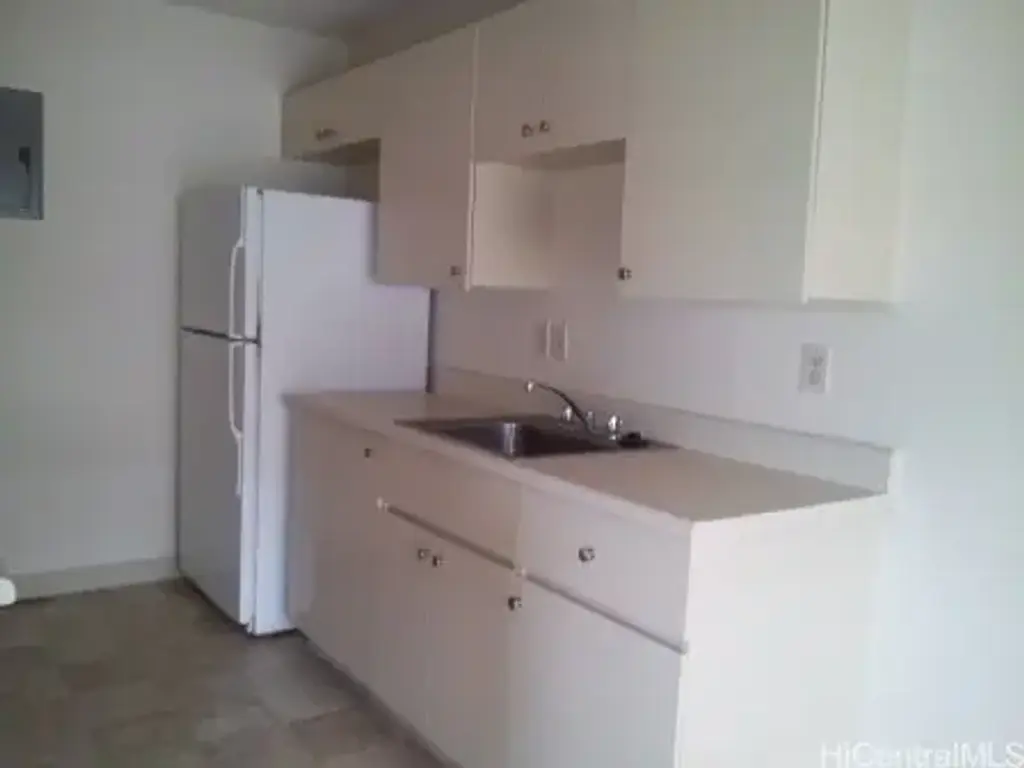 94-1049 Oli Place # G8, Waipahu