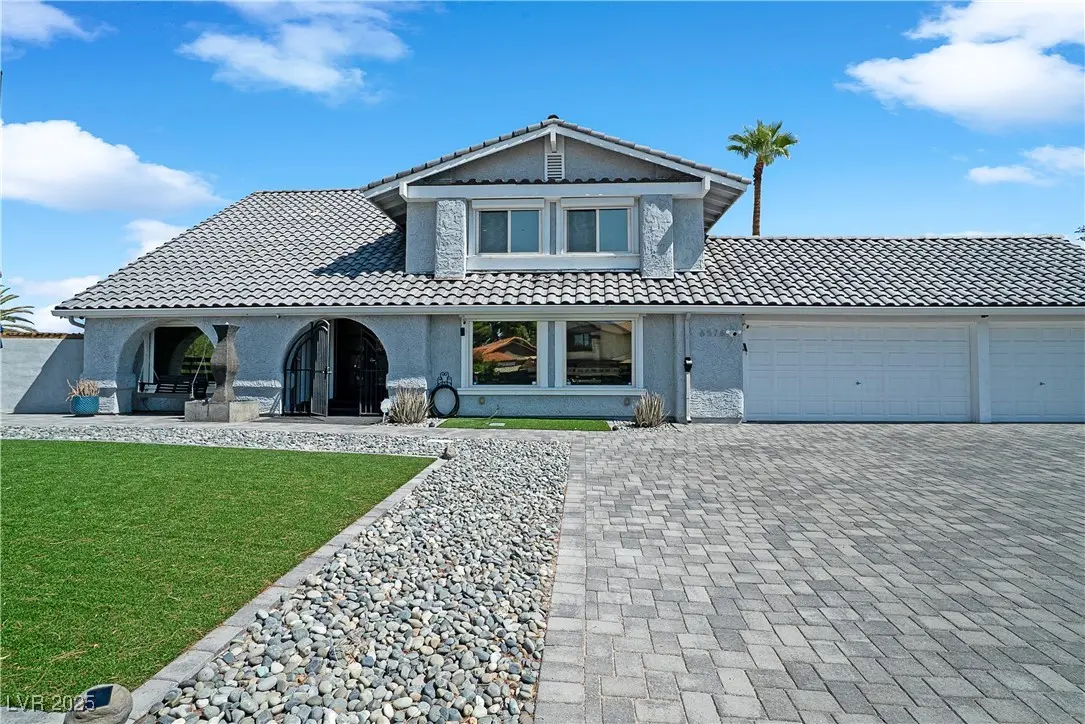 Photo of Listing #2719175