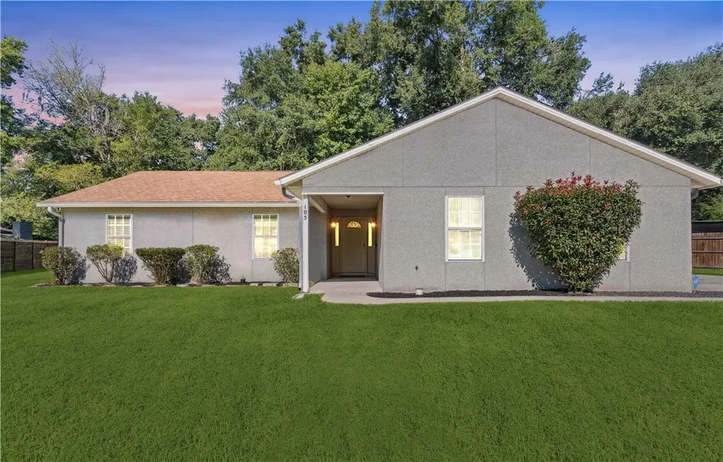 105 Royal Way, Kingsland