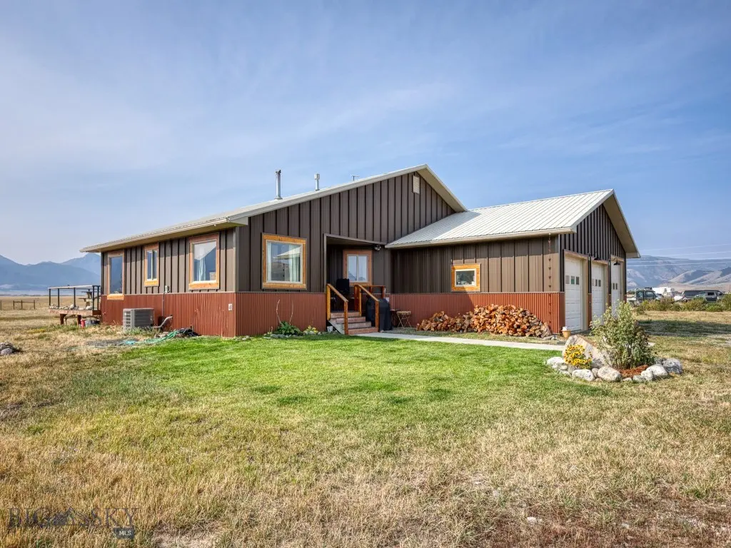 80 Glengarry Road, Livingston