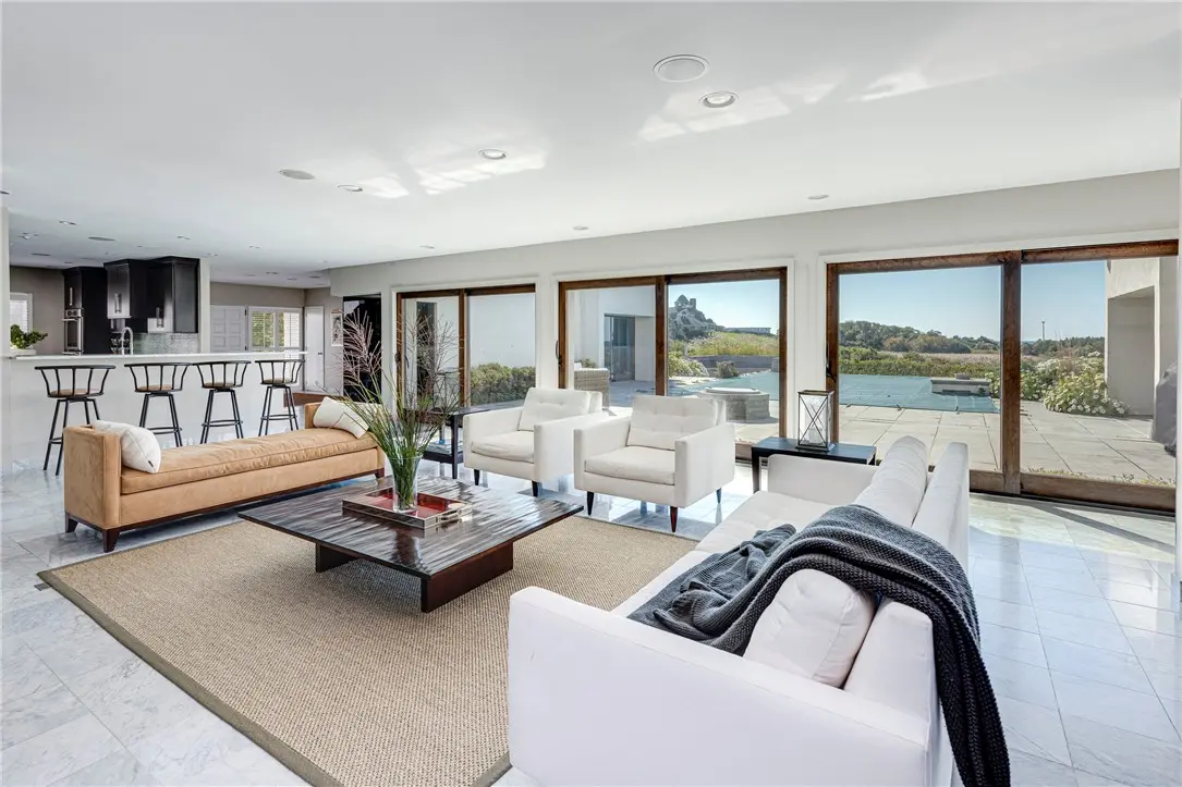 111 Ocean Ave, Newport