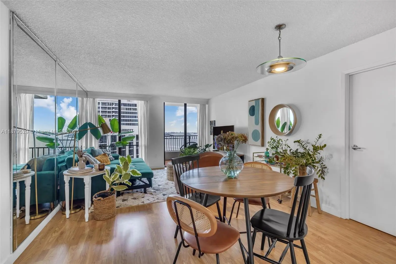 Photo of Listing #A11879529