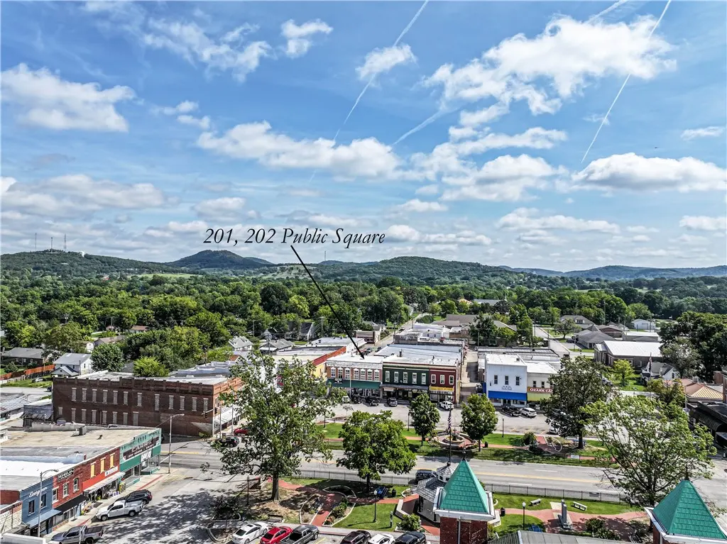 201-202 Public Square, Berryville