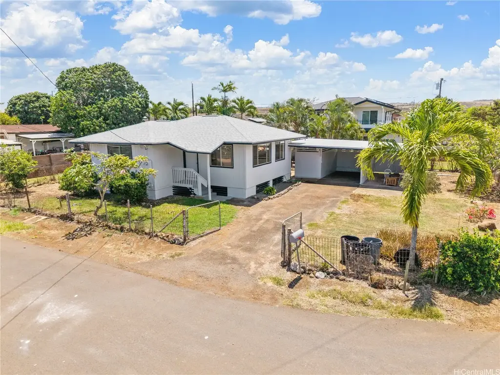 66-930 Lupenui Place, Waialua