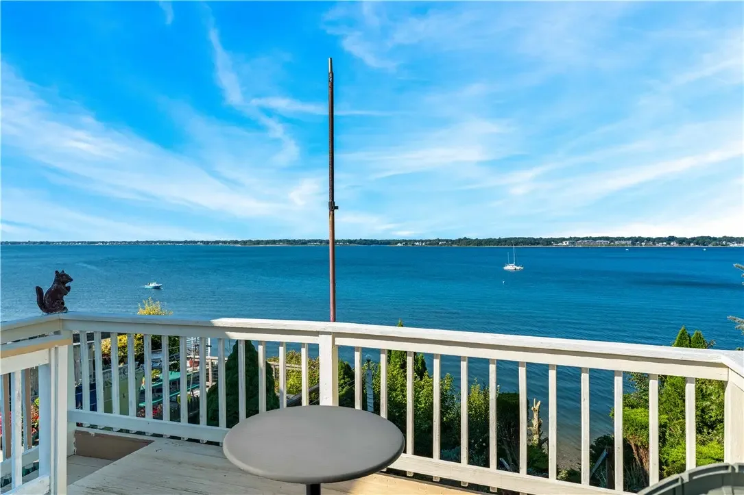 41 White Ave, East Providence