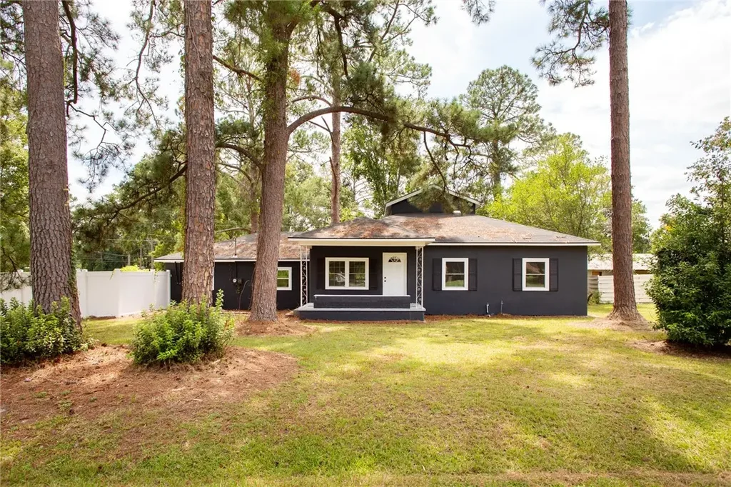 601 Community Drive, Waycross