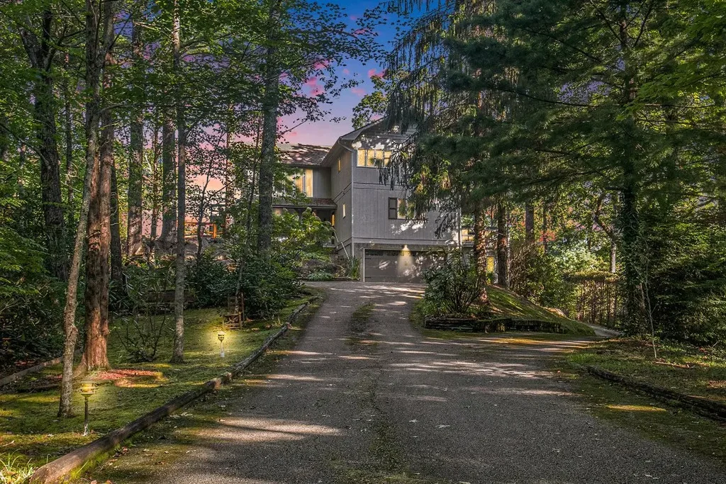 388 Alex Mountain Dr, Sky Valley