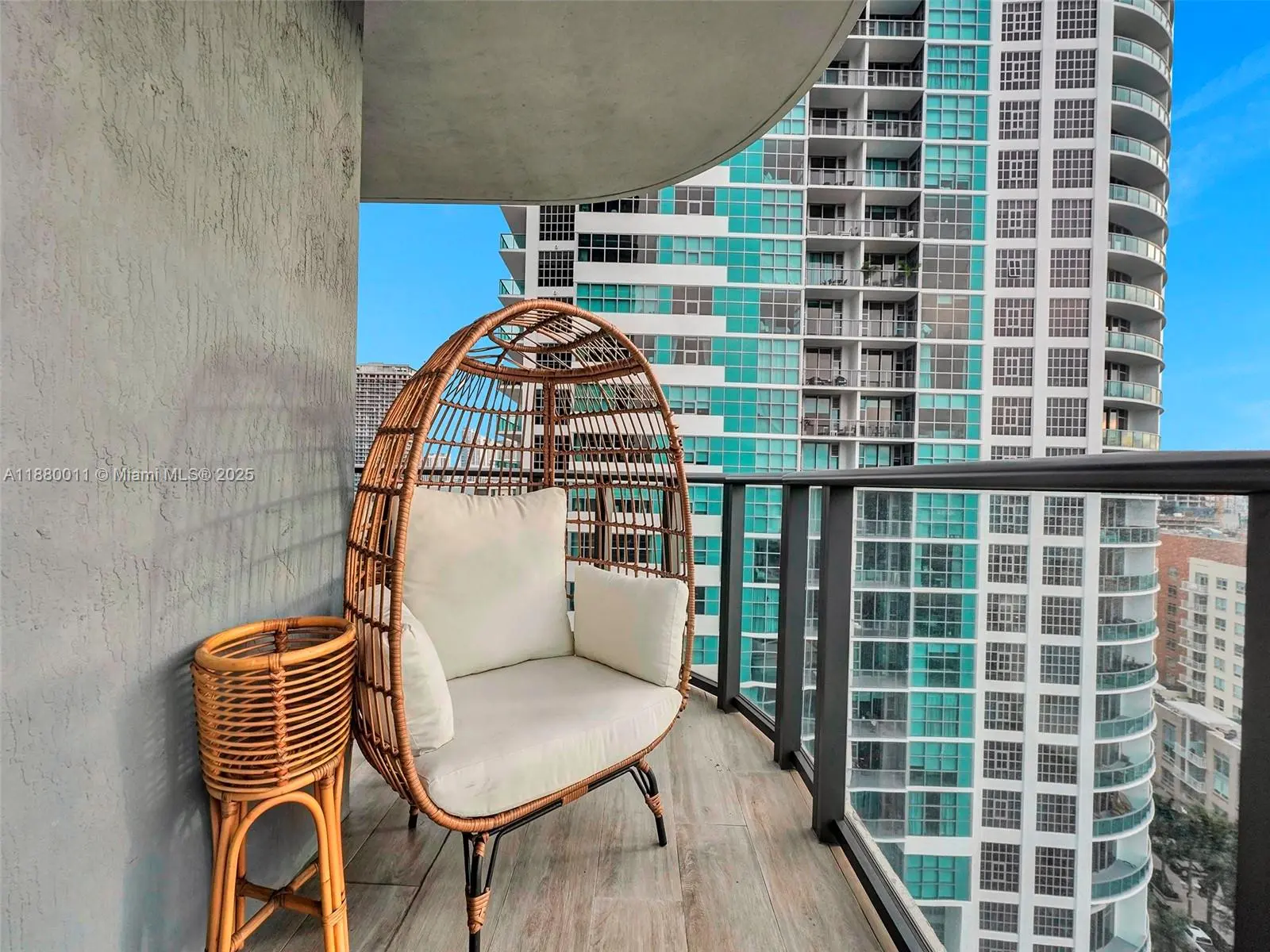 Photo of Listing #A11880011