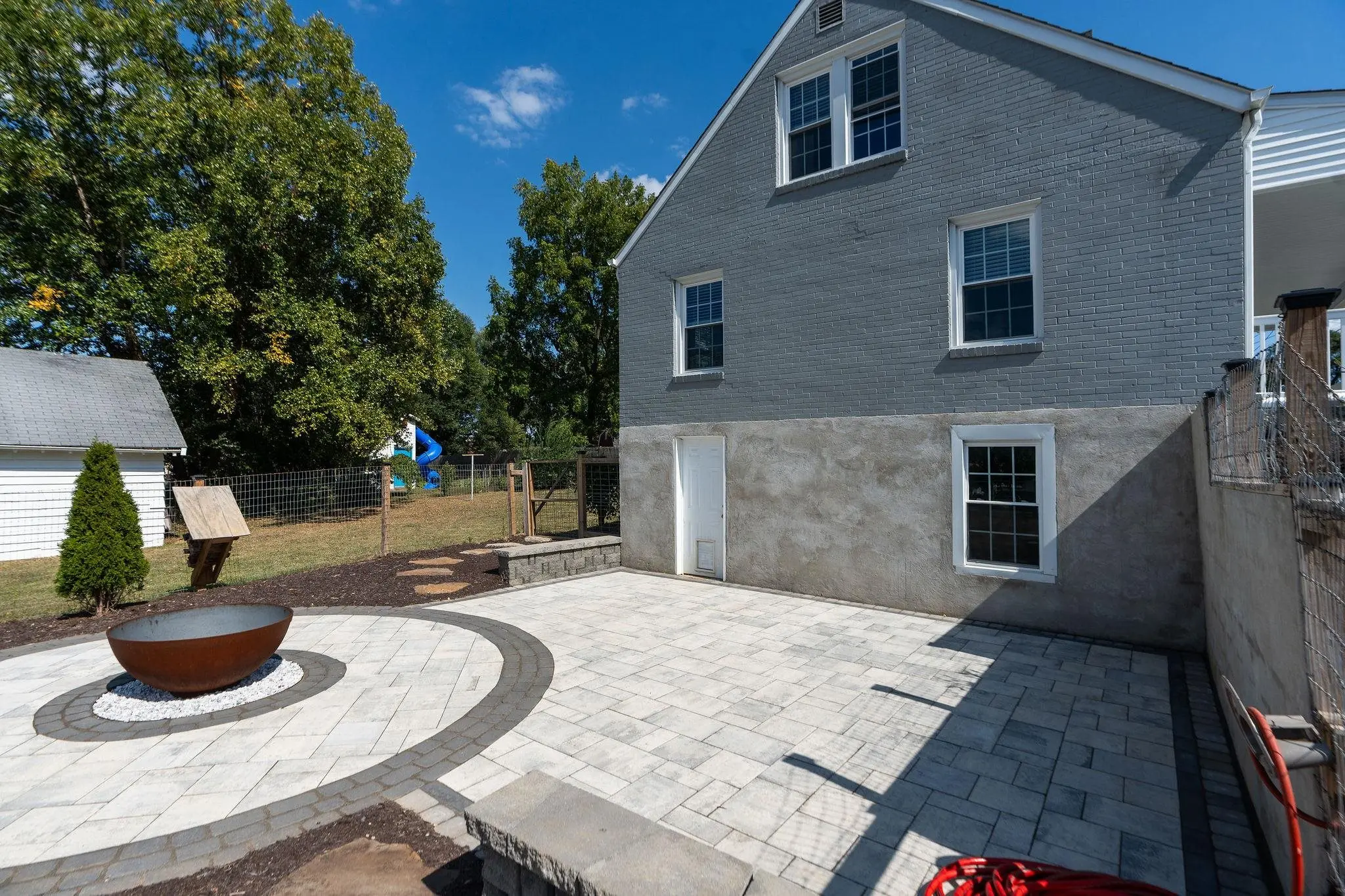 1215 12th St W, Waynesboro